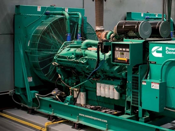 <p>Kesintisiz güç kaynağına ihtiyaç duyduğunuzda, güvenilir jeneratörlerimiz ve profesyonel kurulum hizmetlerimizle size yardımcı oluyoruz. Her türlü acil durumda elektriği kesintisiz sağlamak için güçlü ve güvenilir jeneratörler sunuyoruz.</p>